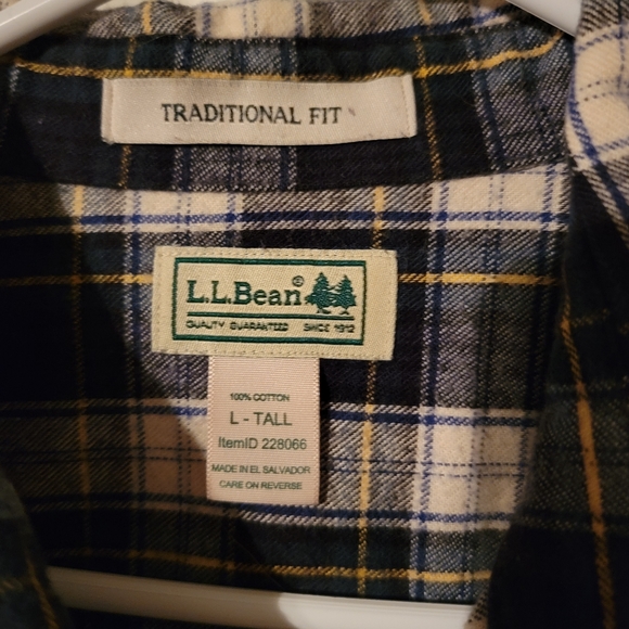 Men's LL Bean Flannel Button Down Shirt - Picture 2 of 2
